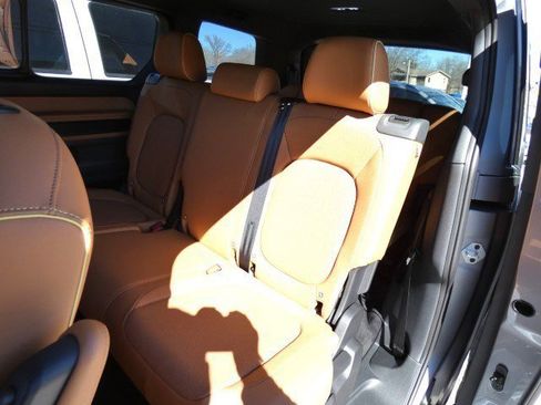New 2025 Volkswagen ID. Buzz Pro S RWD image 16