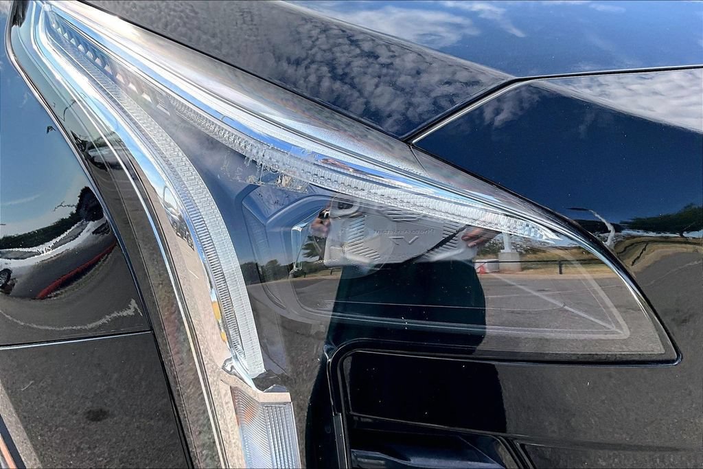 Certified 2023 Cadillac XT4 Premium Luxury FWD image 30