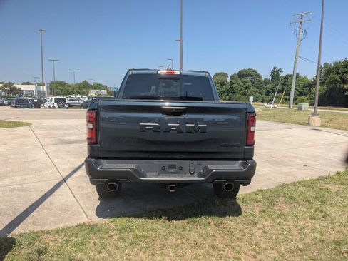 Used 2025 RAM 1500 Warlock AWD/4WD image 4
