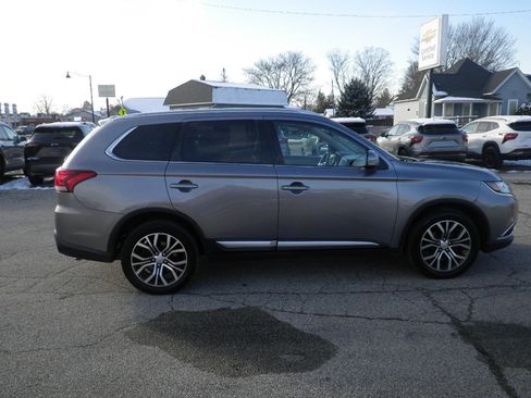 Used 2017 Mitsubishi Outlander SEL image 8