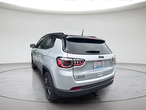 Used 2024 Jeep Compass Latitude w/ Altitude Special Edition AWD/4WD image 8