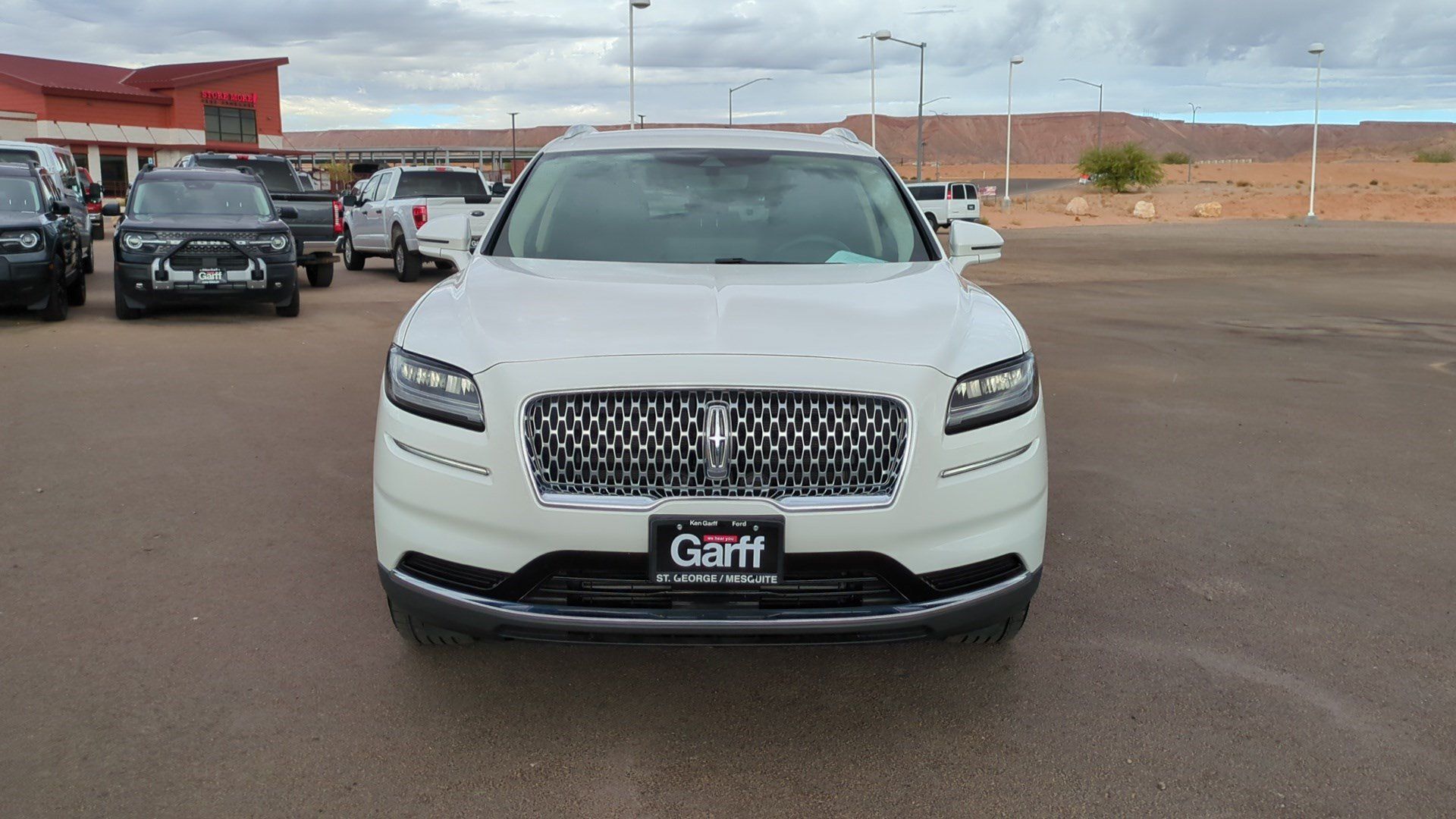 Used 2023 Lincoln Nautilus FWD w/ Premium Package image 8