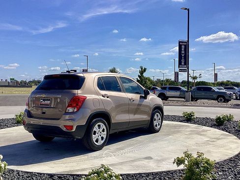 Used 2018 Chevrolet Trax LS image 5
