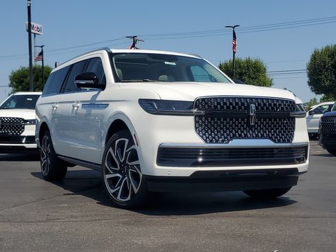 New 2027 Lincoln Navigator L Reserve AWD/4WD image 1