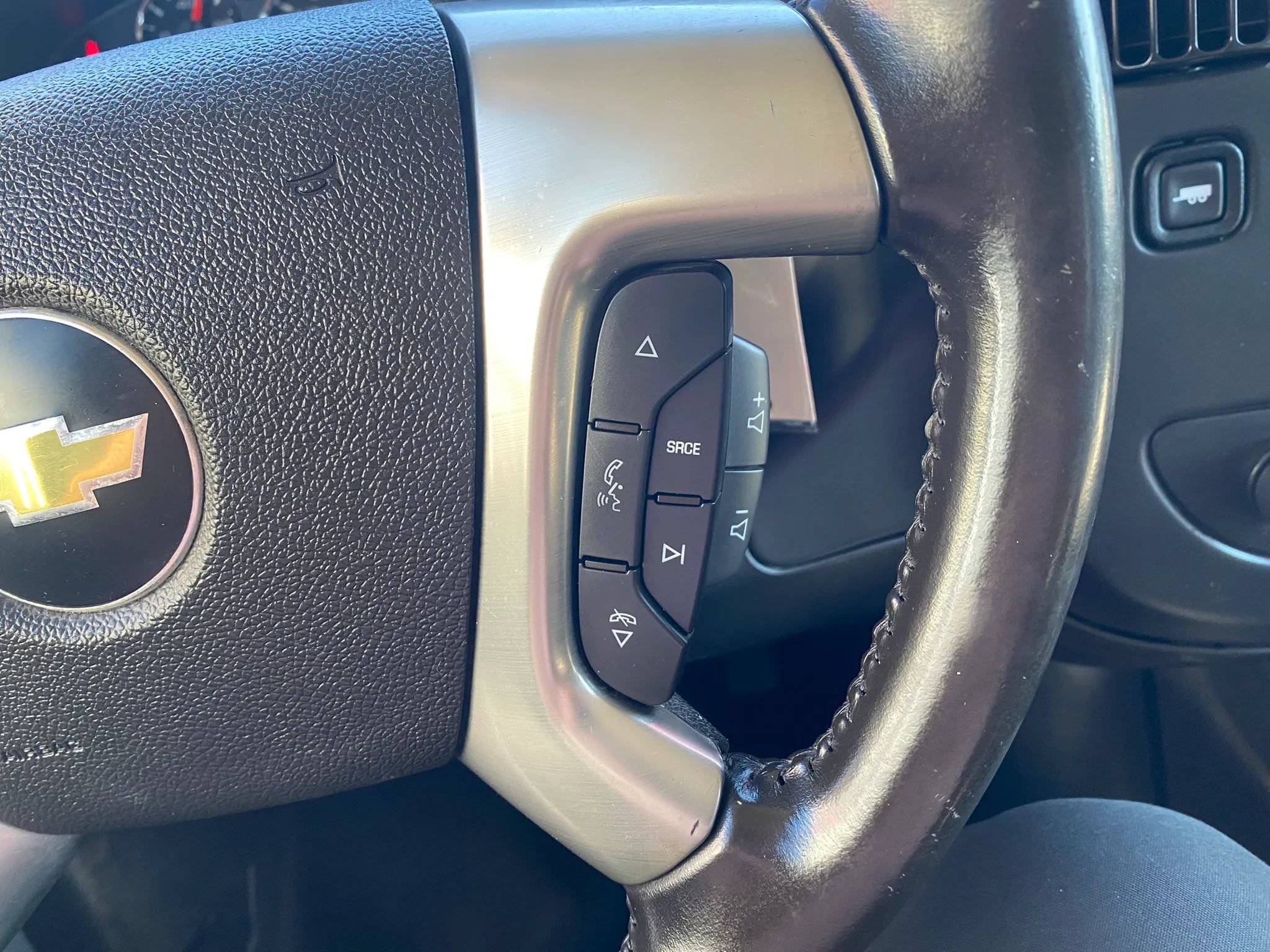 Used 2016 Chevrolet Express 3500 LS w/ Chrome Appearance Package RWD image 14