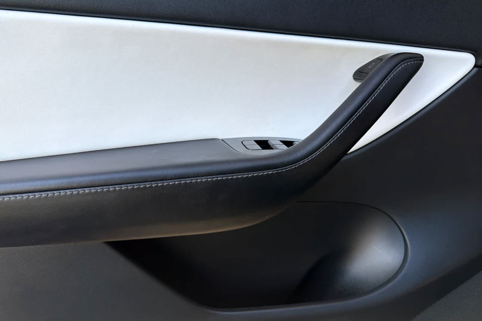 Used 2021 Tesla Model Y 2WD image 12