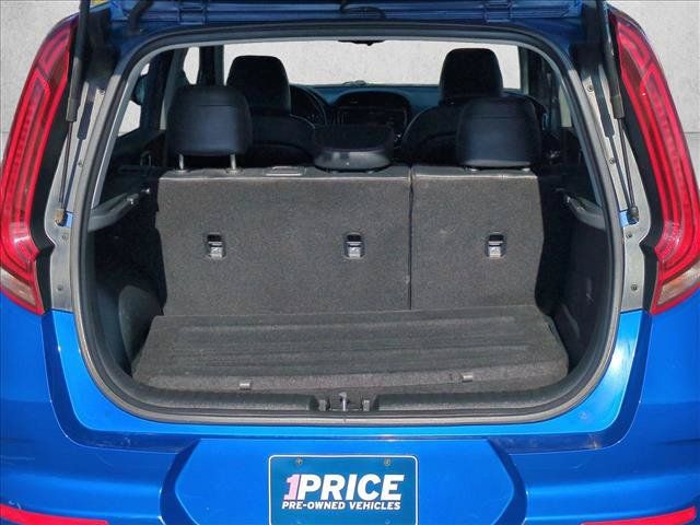 Used 2021 Kia Soul Turbo FWD image 6