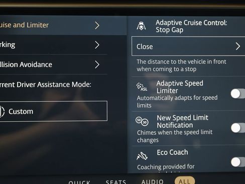 Used 2025 Land Rover Range Rover Velar Dynamic HSE AWD/4WD image 34