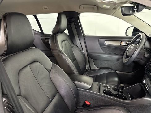 Used 2023 Volvo XC40 B5 Core w/ Protection Package Premier AWD/4WD image 15