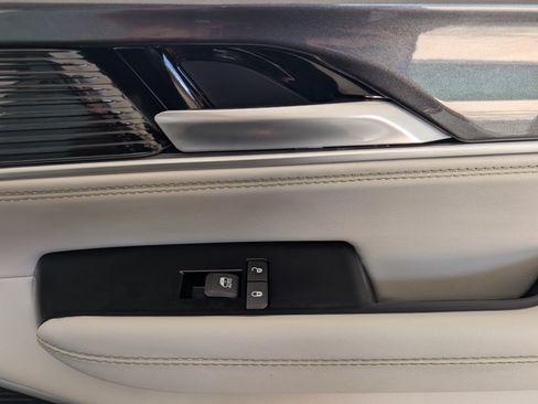 Used 2024 Jeep Wagoneer L 2WD w/ Premium Group I image 23