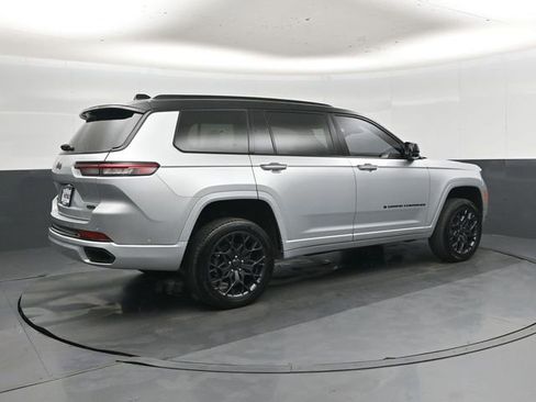 Used 2023 Jeep Grand Cherokee L Summit AWD/4WD image 3