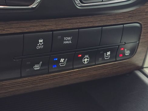 Used 2017 RAM 1500 Laramie w/ Convenience Group AWD/4WD image 32