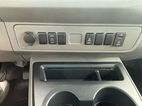 Used 2015 Nissan NV 2500 SL w/ Technology Package image 19