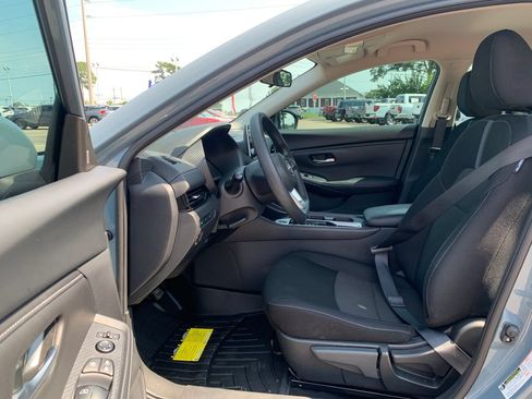 Used 2025 Nissan Sentra SV FWD image 20