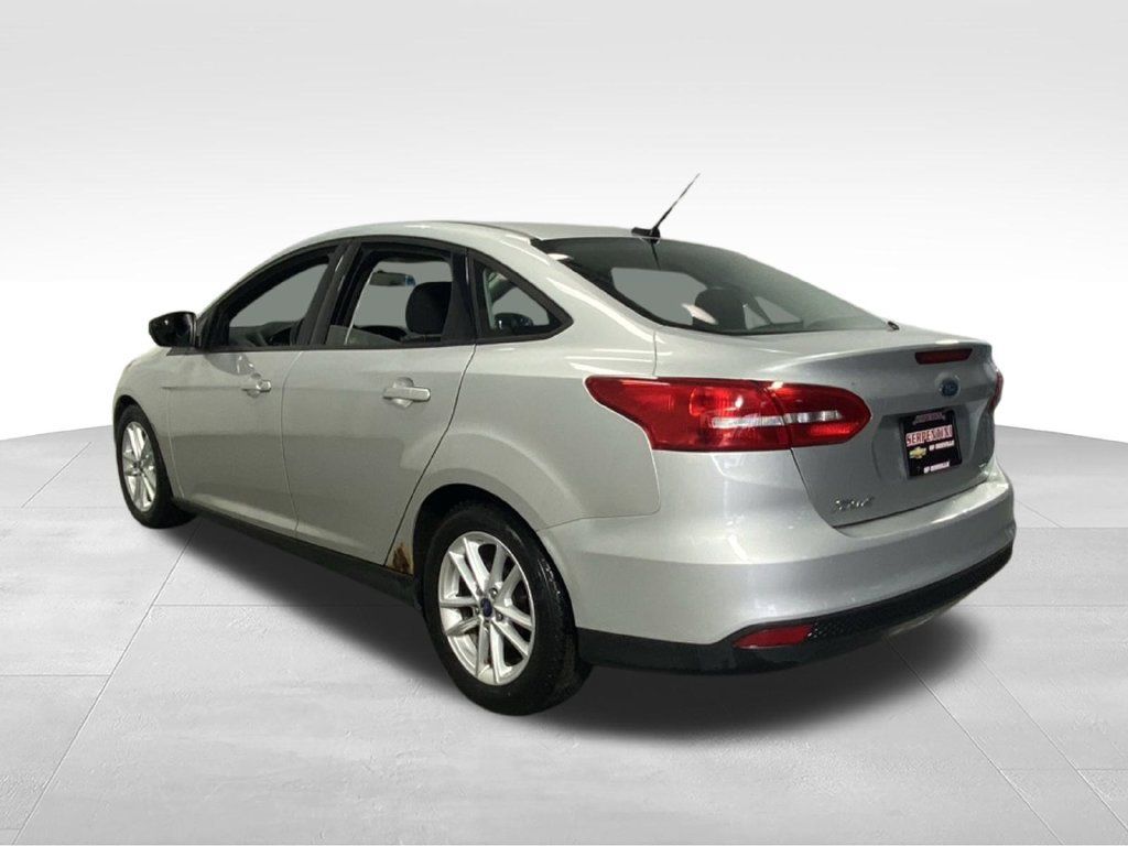 Used 2016 Ford Focus SE w/ SE Power Seat Package FWD image 7