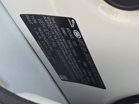 Certified 2024 Jaguar XF R-Dynamic SE RWD image 38