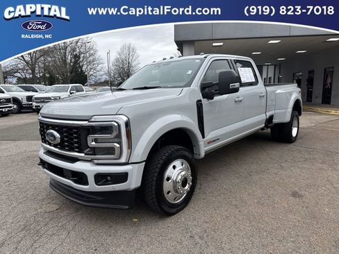 Used 2025 Ford F450 Platinum w/ FX4 Off-Road Package image 4