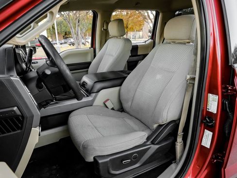 Used 2017 Ford F250 XLT w/ XLT Value Package image 32