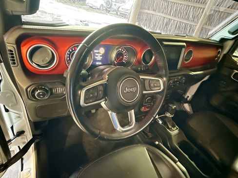 Used 2022 Jeep Gladiator Rubicon image 12