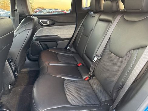 Used 2025 Jeep Compass Latitude image 20