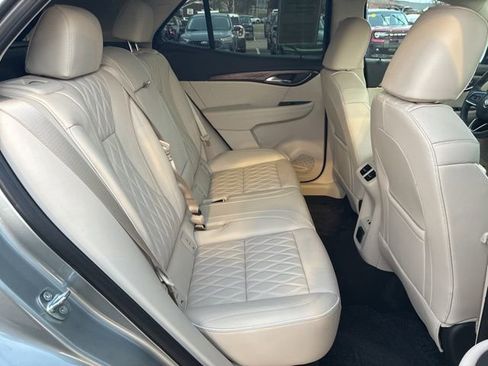 Used 2023 Buick Envision Avenir image 26