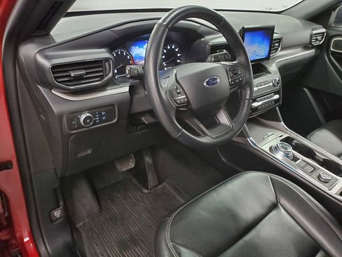 Used 2020 Ford Explorer XLT w/ Equipment Group 202A image 10