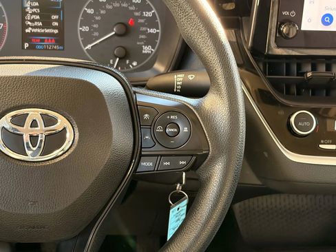Used 2024 Toyota Corolla LE image 32