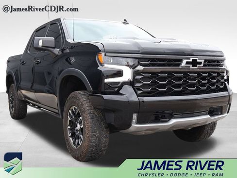 Used 2023 Chevrolet Silverado 1500 ZR2 w/ Technology Package AWD/4WD image 6