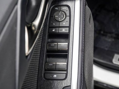 Used 2024 Lexus GX 550 w/ Cold Area Package image 37