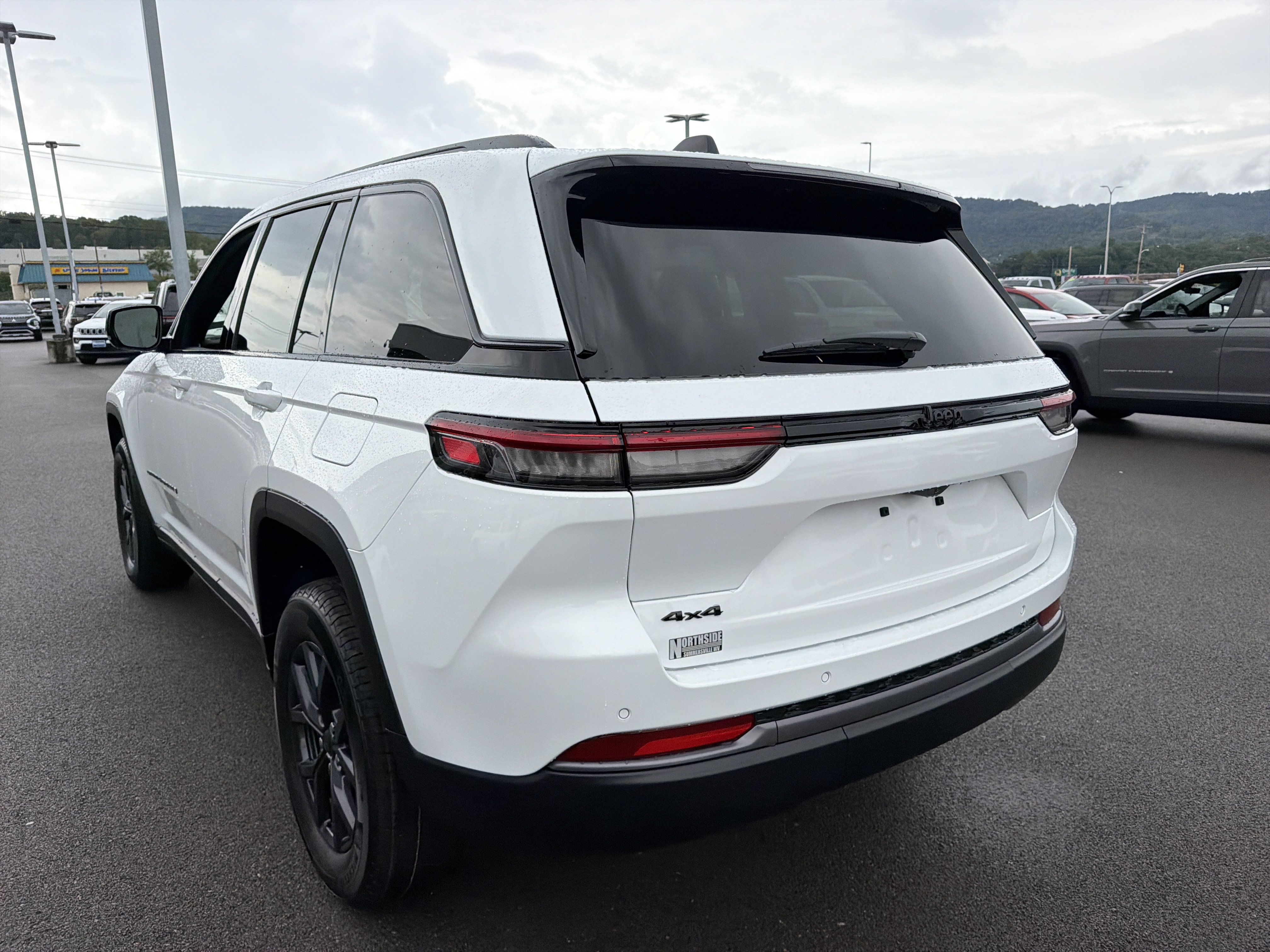 New 2027 Jeep Grand Cherokee 4WD image 8