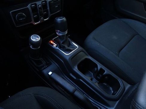 Used 2021 Jeep Wrangler Unlimited Sahara image 34