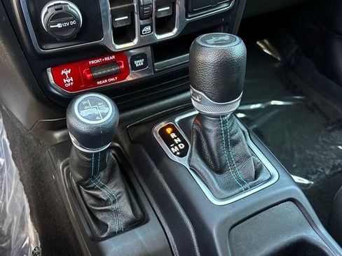 Used 2023 Jeep Wrangler Unlimited Rubicon 4xe image 17