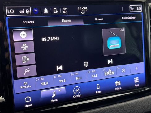 Used 2022 Chrysler Pacifica Touring-L FWD image 18