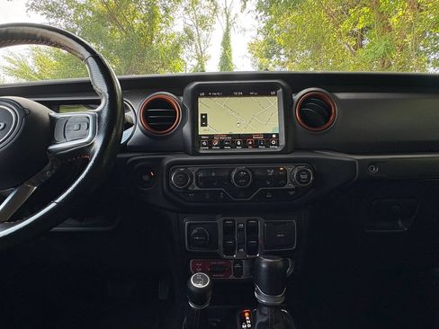 Used 2021 Jeep Gladiator Mojave AWD/4WD image 14