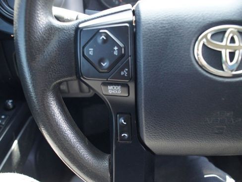 Used 2020 Toyota Tacoma SR AWD/4WD image 7