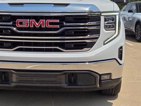 Used 2025 GMC Sierra 1500 SLT AWD/4WD image 6