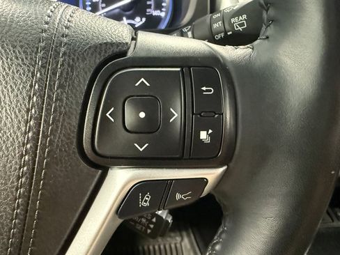 Used 2019 Toyota Highlander Limited image 38