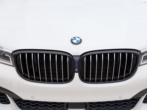 Used 2019 BMW 750i xDrive w/ Executive Package AWD/4WD image 9