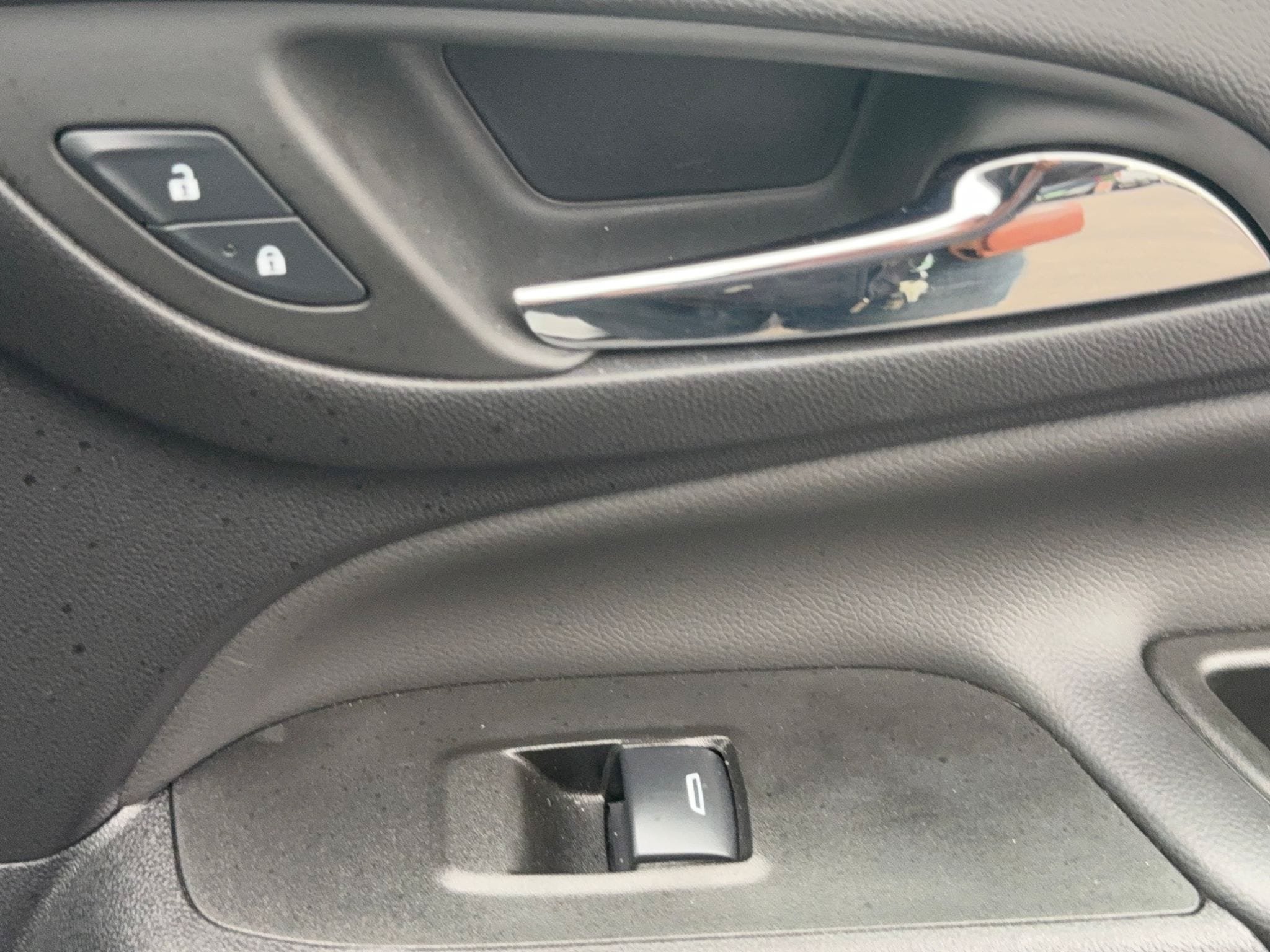 Used 2024 Chevrolet Equinox LT AWD/4WD image 34