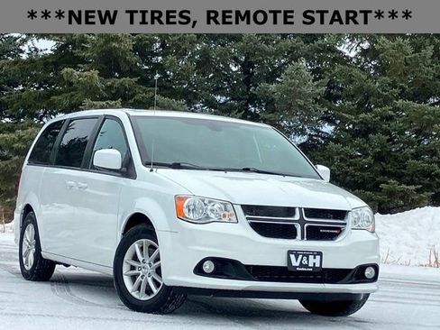 Used 2020 Dodge Grand Caravan SE image 1
