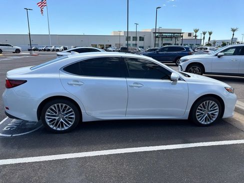 Used 2016 Lexus ES 350 w/ Navigation System Package FWD image 5