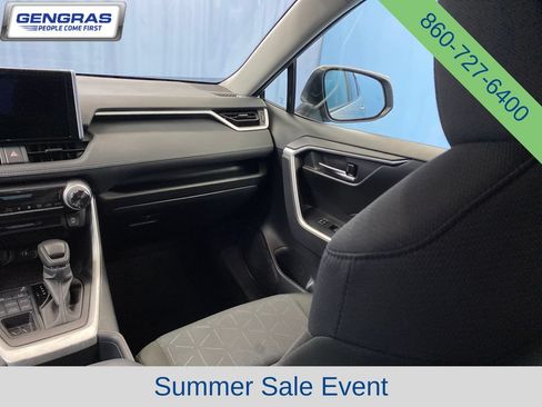 Used 2025 Toyota RAV4 XLE AWD/4WD image 27