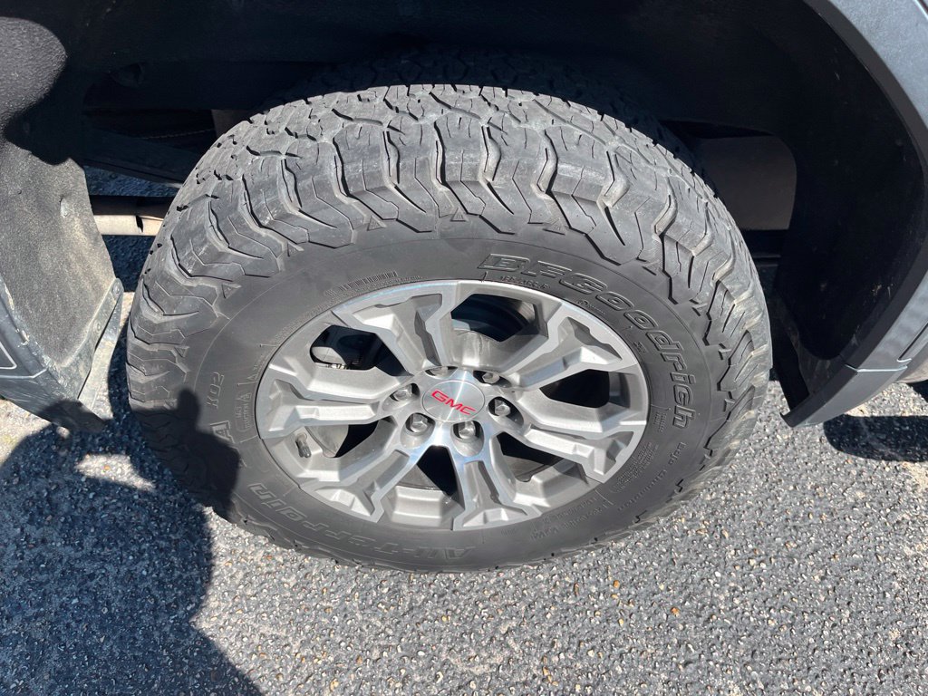 Used 2021 GMC Sierra 1500 SLE w/ X31 Off-Road Package AWD/4WD image 11