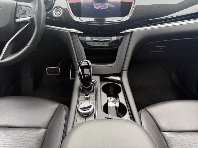 Used 2024 Cadillac XT6 Sport w/ Technology Package AWD/4WD image 12
