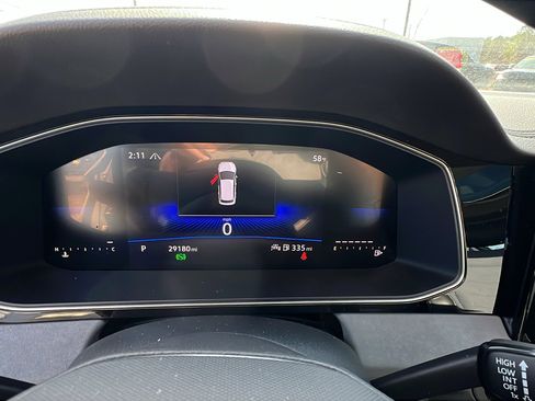 Used 2025 Volkswagen Jetta SE image 29