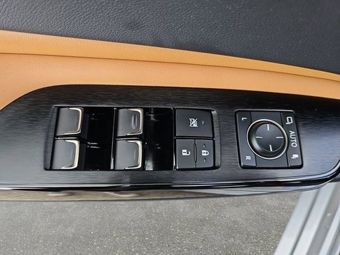 Certified 2023 Lexus ES 300h w/ Luxury Package image 29