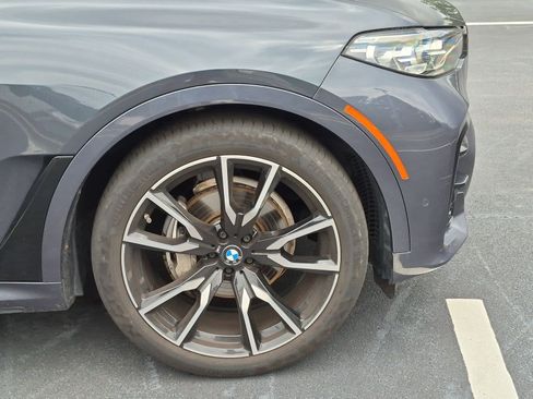 Used 2022 BMW X7 xDrive40i w/ M Sport Package AWD/4WD image 13