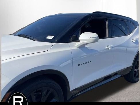 Used 2022 Chevrolet Blazer RS w/ Enhanced Convenience Package image 2