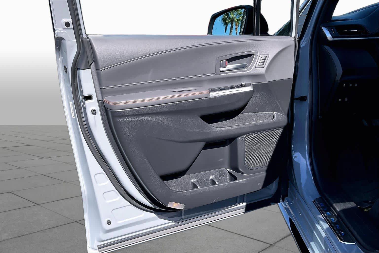 Used 2024 Toyota Sienna XSE w/ XSE Premium Package FWD image 21