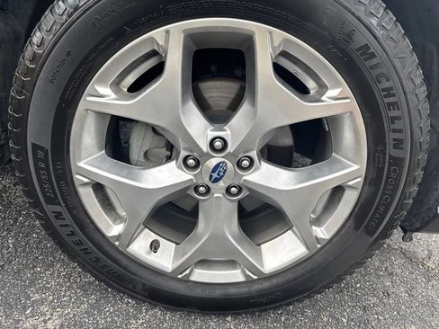 Used 2018 Subaru Forester 2.5i Touring AWD/4WD image 11